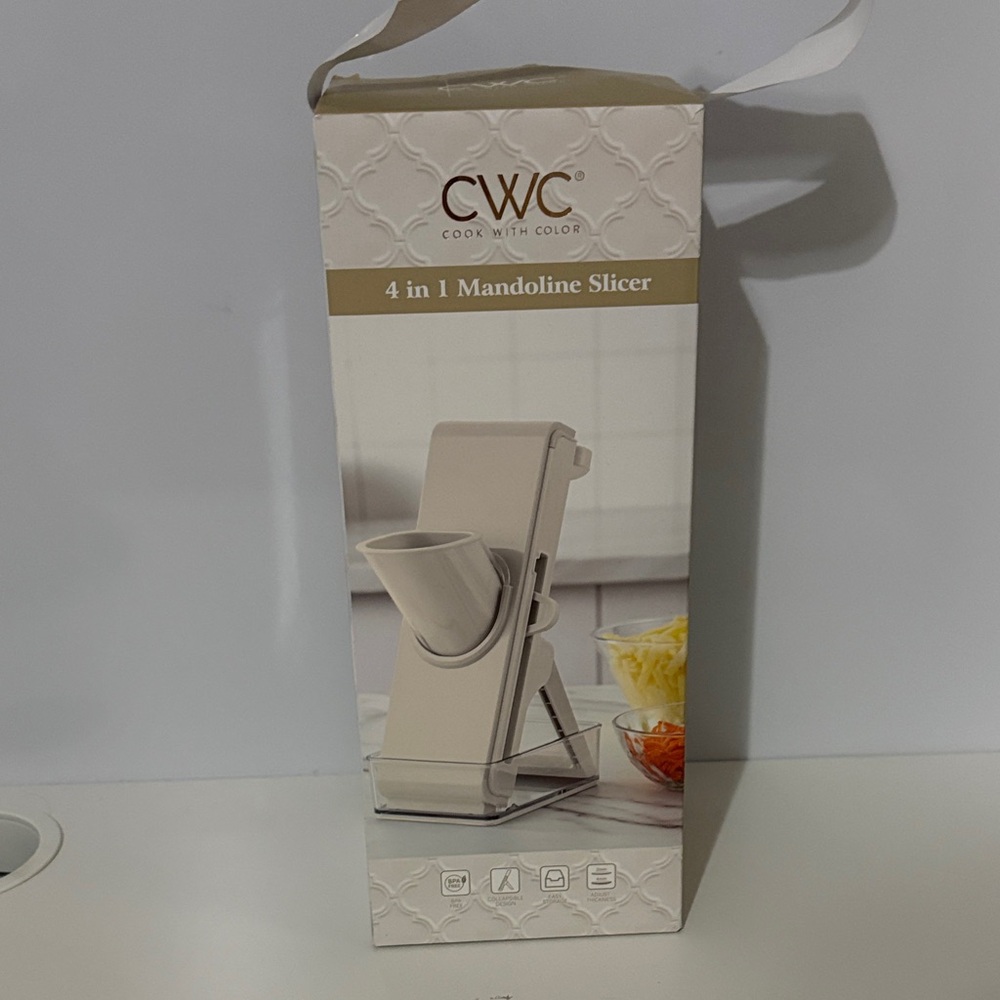 CWC Cream 4-in-1 Mandoline Slicer
